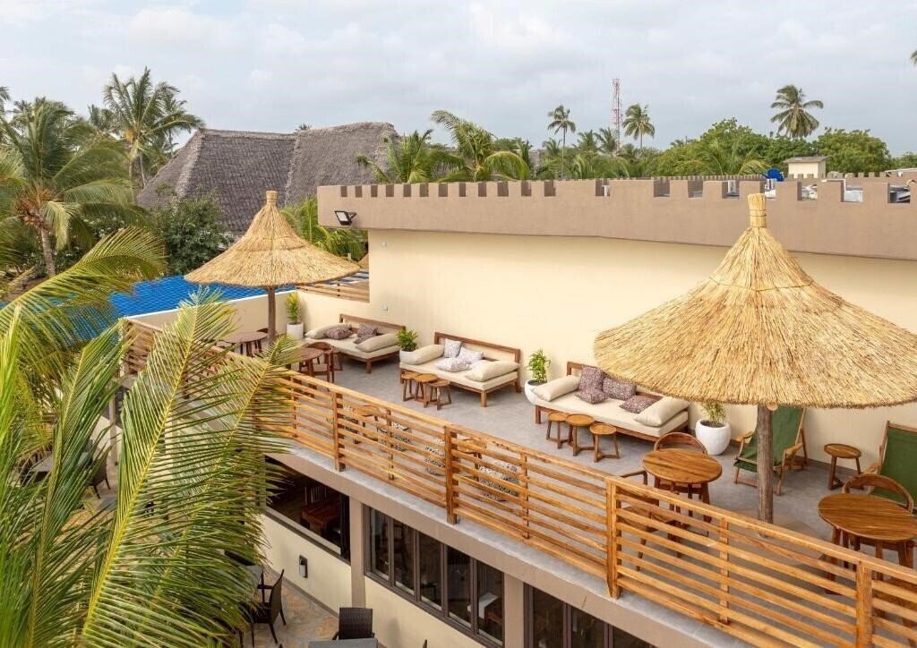 Imaginea Blackstone Beach Resort 4*