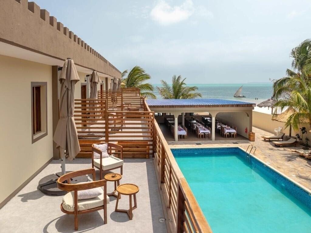 Imaginea Blackstone Beach Resort 4*