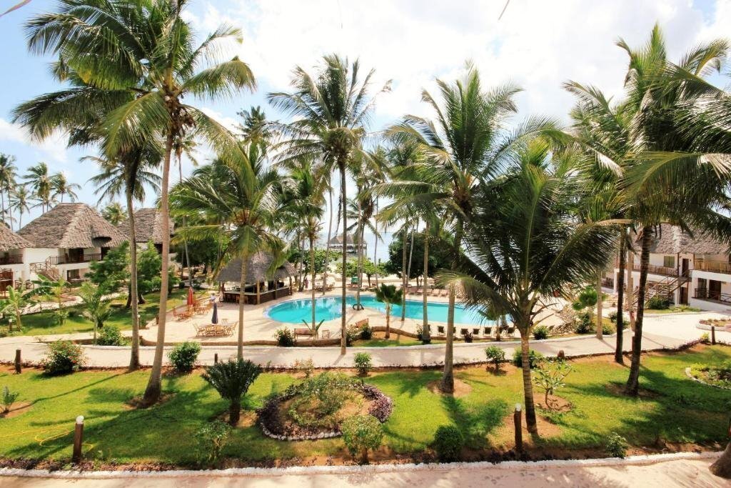 Hotel Paradise Beach Resort 4*