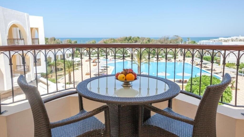 Imaginea El Mouradi Hotel Gammarth 5*
