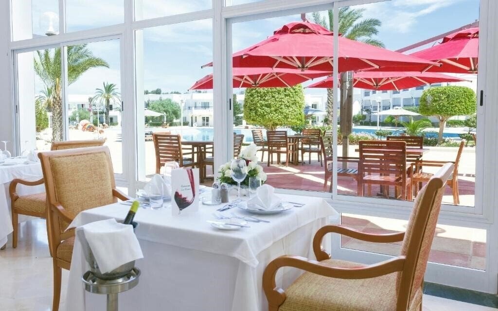 Imaginea El Mouradi Hotel Gammarth 5*