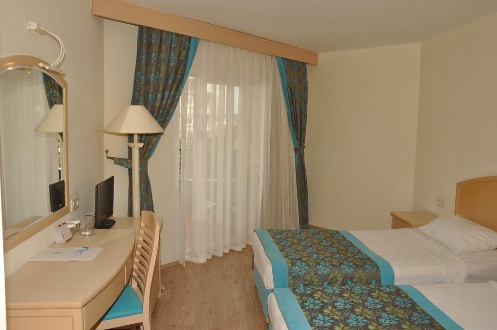 Imaginea Aska Just In Beach Hotel 5*