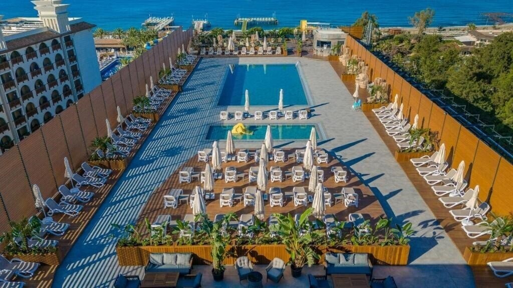 Отель Bera Alanya Hotel 5*