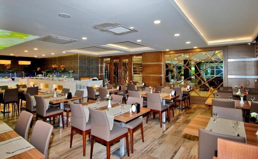 Fotografii Kleopatra Ramira Hotel 4*