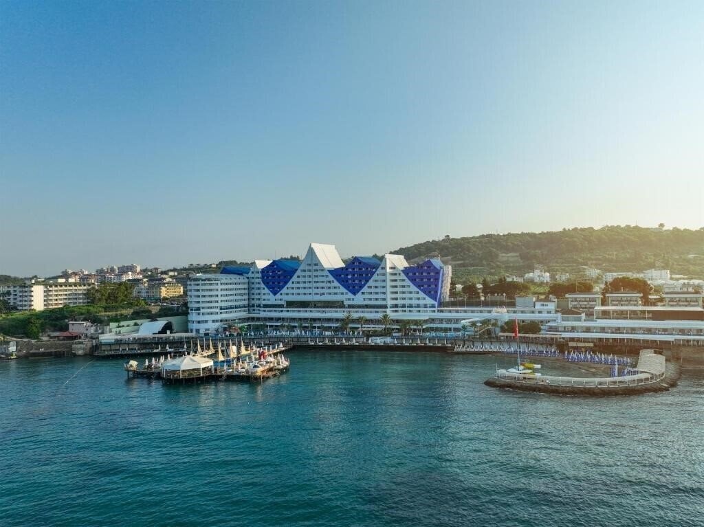 Fotografie Orange County Resort Hotel Alanya (ex. Vikingen Quality Resort) 5*