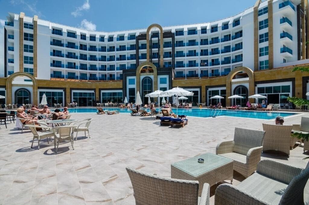 Фото The Lumos Deluxe Resort Hotel & SPA 5*
