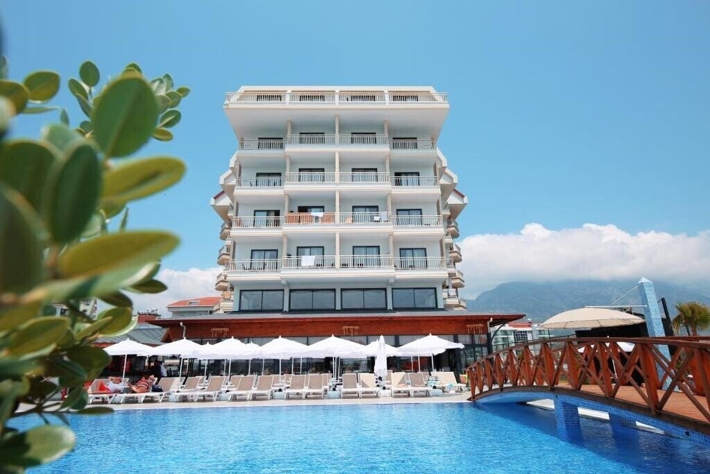 Hotel Sey Beach Hotel & Spa 4*