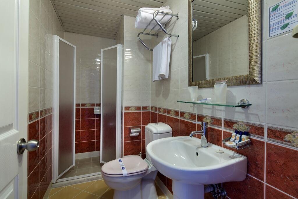 Отель Villa Moonflower Aparts & Suites 4*