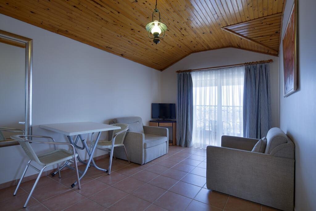 Imaginea Villa Moonflower Aparts & Suites 4*