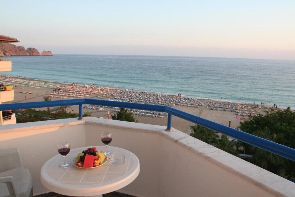 Hotel Elysee Beach Hotel 3*