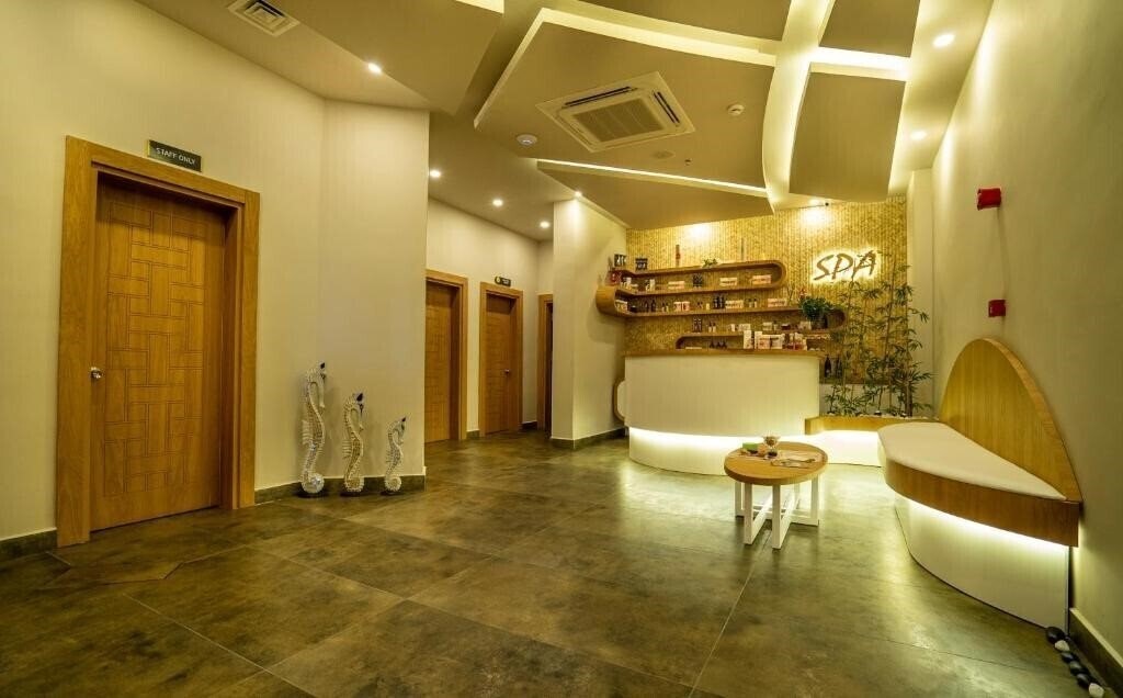 Imaginea Campus Hill Hotel 5*