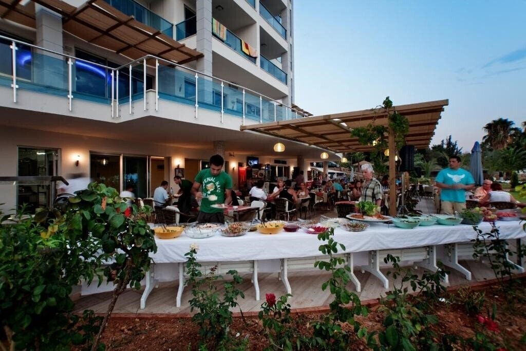 Imaginea Venessa Beach Hotel 4*