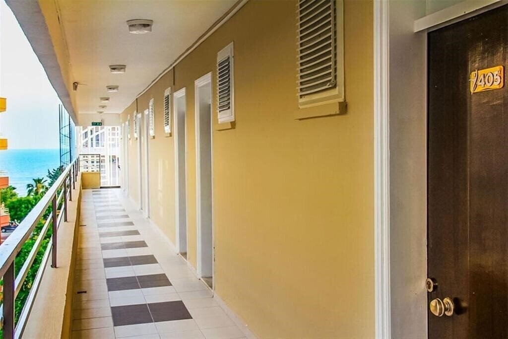 Imaginea Yaman Life Hotel (ex. Yamanlife Hotel, Asem Beach Hotel, Asem Hotel) 3*
