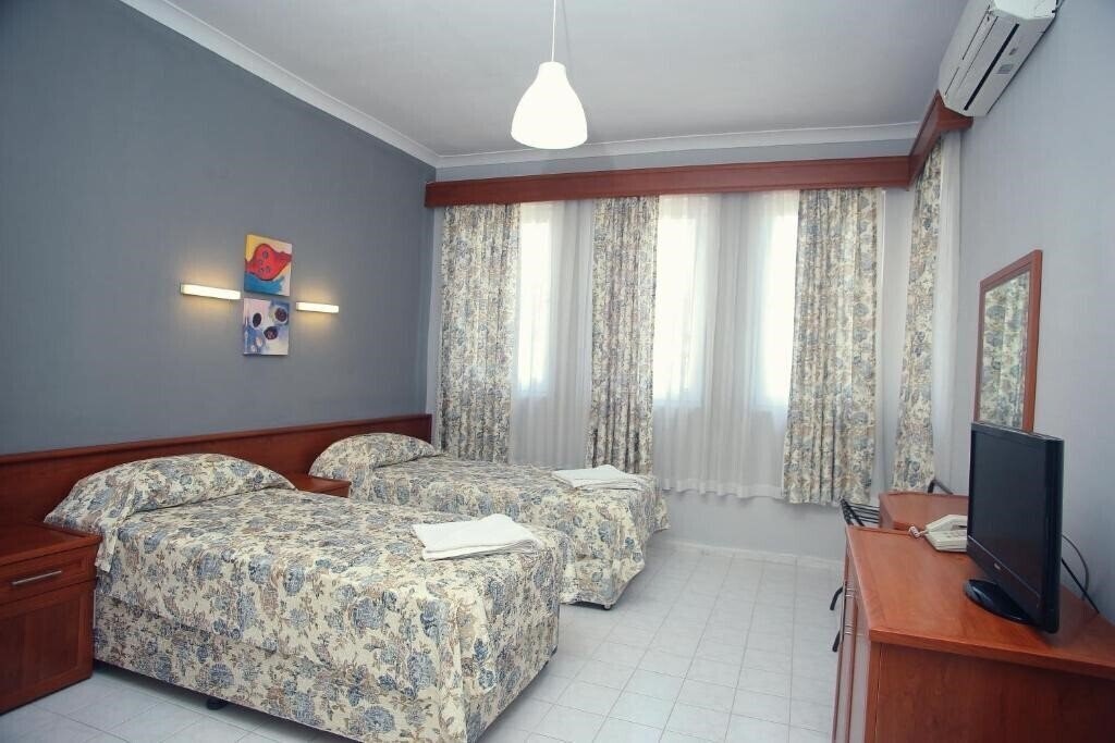 Hotel The S Apart & Suites 3*