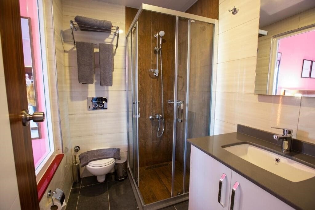 Imaginea HMA Hotel & Suites 3*