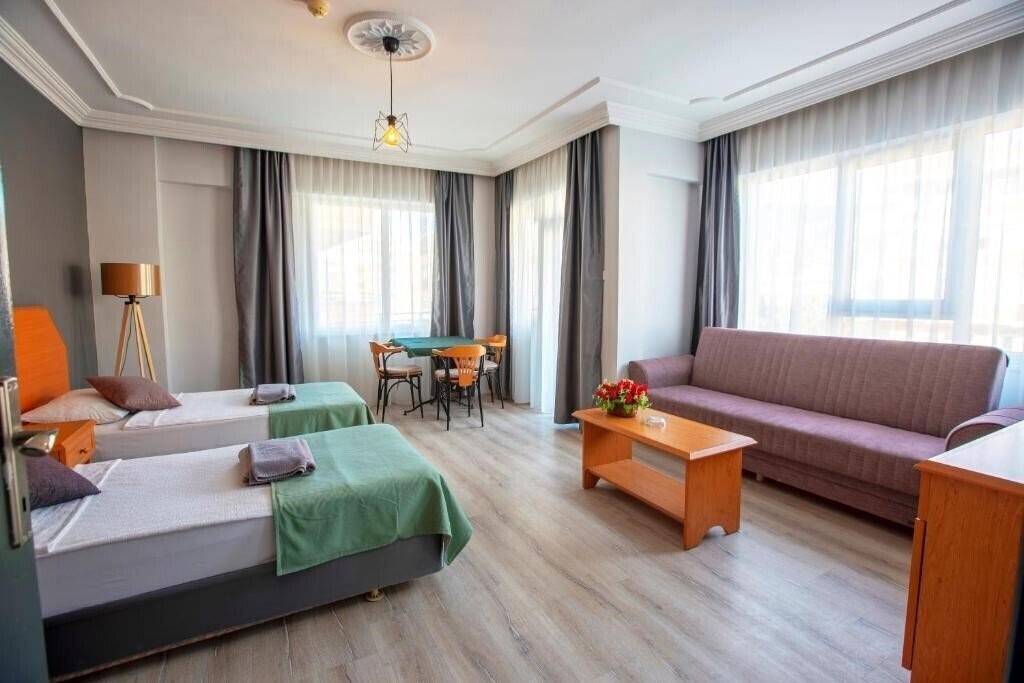 Imaginea HMA Hotel & Suites 3*