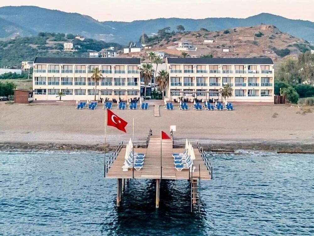 Отель Hitit Marina Hotel & Bungalows 4*