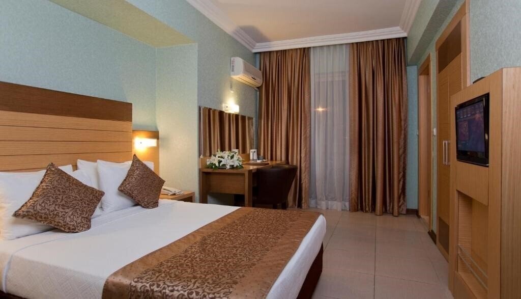 Отель Remi Hotel (ex. KLEOPATRA REMI HOTEL ) 4*