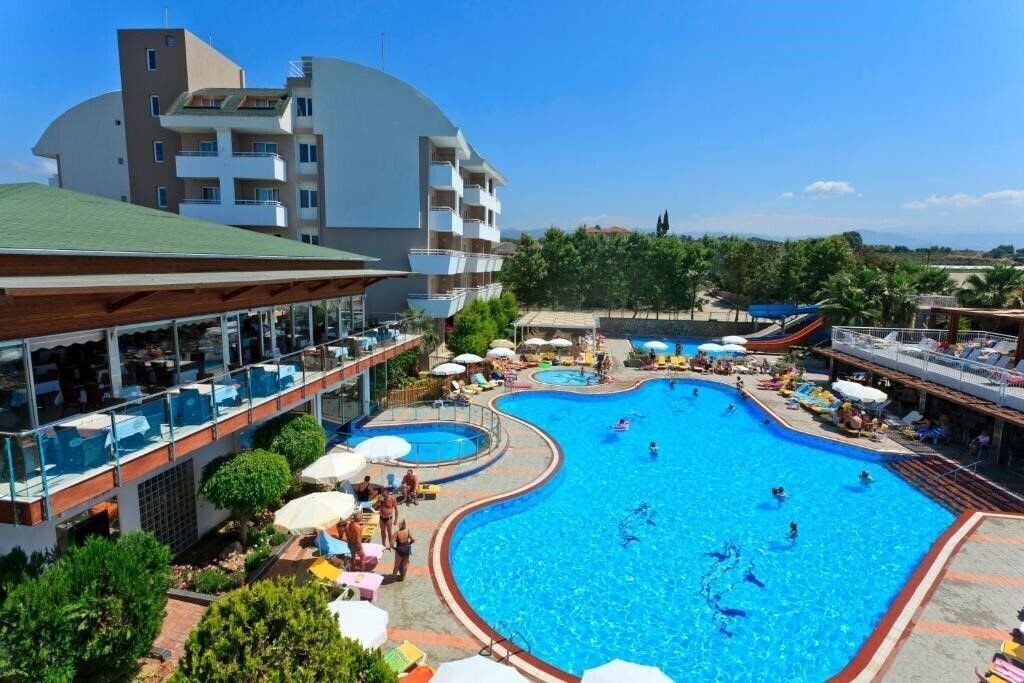 Hotel Club Mermaid Village 4*