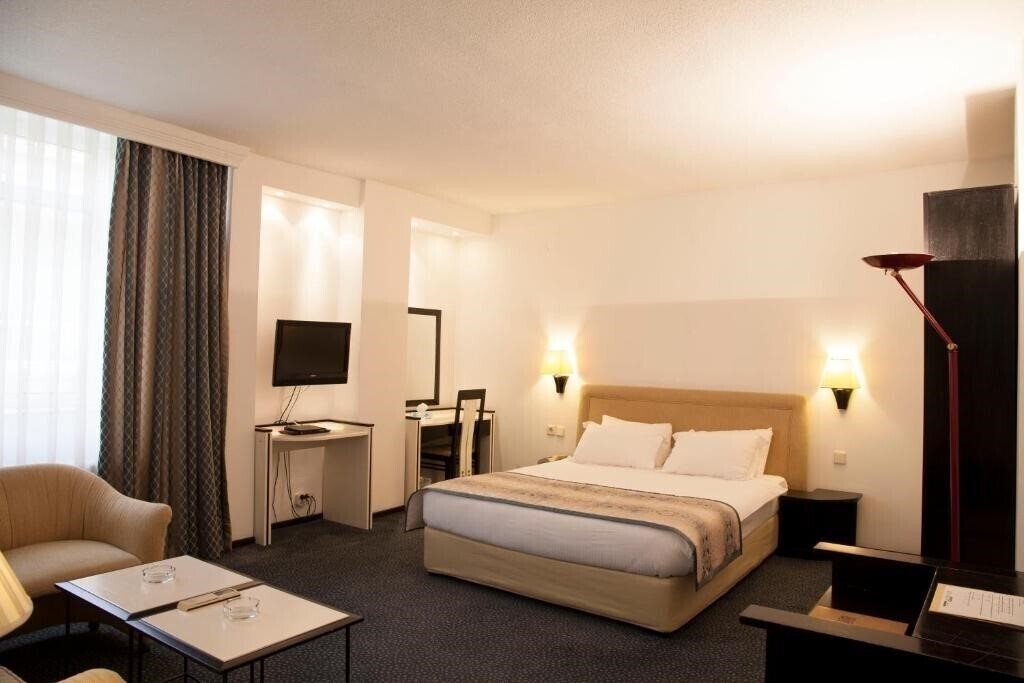 Fotografii King Hotel (ex. King Hotel Guvenlik) 3*