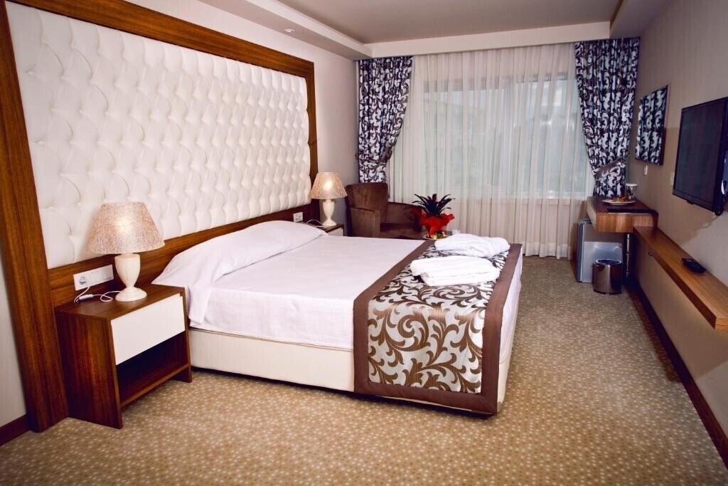 Imaginea Esila Hotel 4*