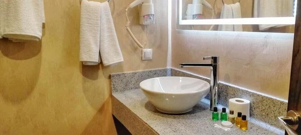 Imaginea Koza Millenyum Hotel & SPA (ex. Millennium Hotel SPA) 4*