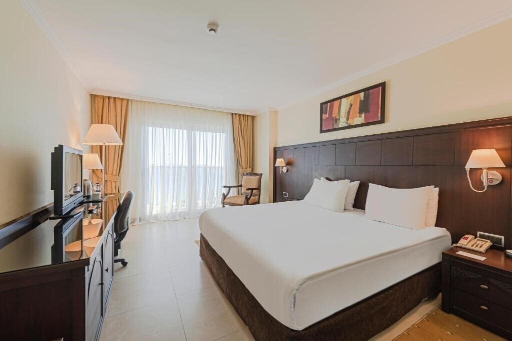 Imaginea Crowne Plaza Antalya by IHG (ex. Crowne Plaza Antalya, Crowne Plaza Hotel) 5*