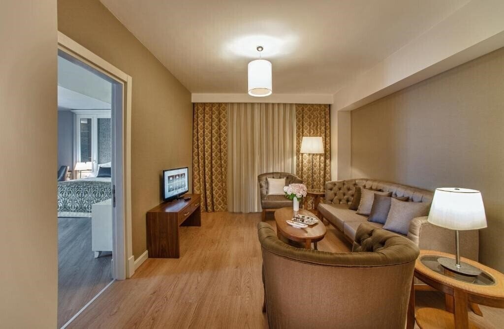 Imaginea Aska Lara River Suite 4*