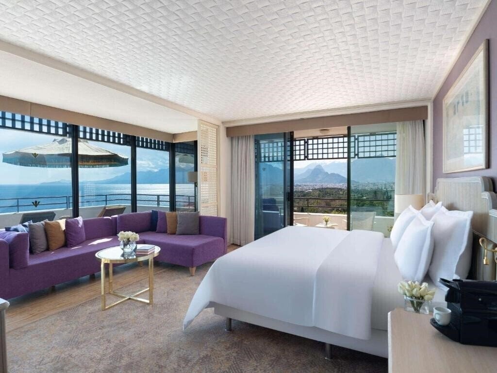 Imaginea Rixos Downtown Antalya - The Land Of Legends Access (ex. Sheraton Voyager Antalya Hotel) 5*
