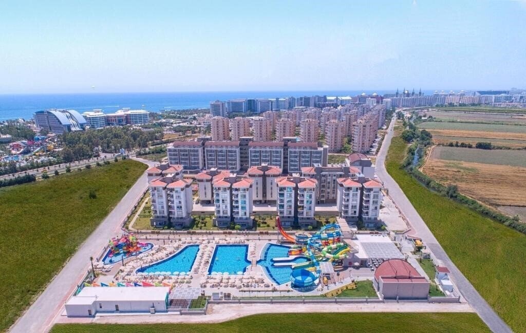Фотография Greenwood Suites Resort (ex. Sherwood Suites Resort Hotel) 5*