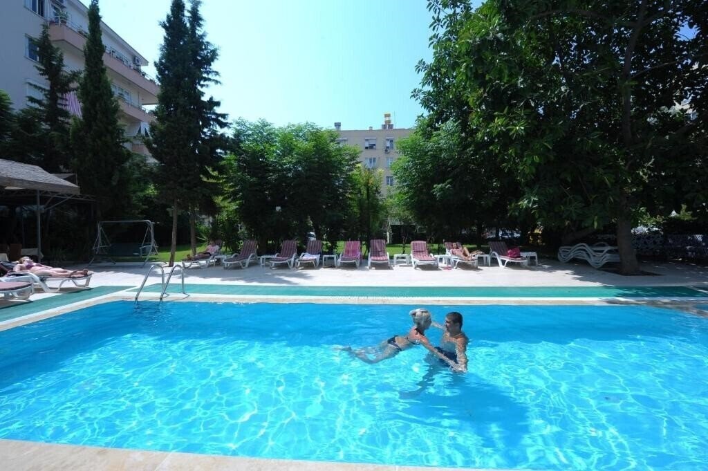 Отель Suite Laguna Hotel 3*