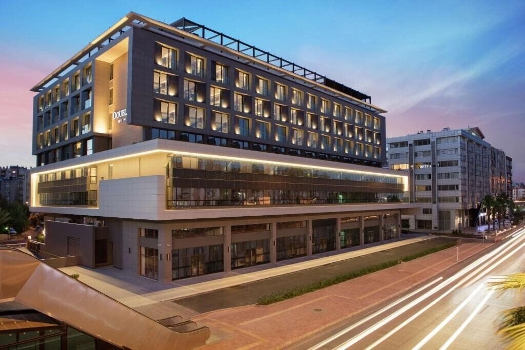 Hotel Double Tree By Hilton Antalya City Centre 5*