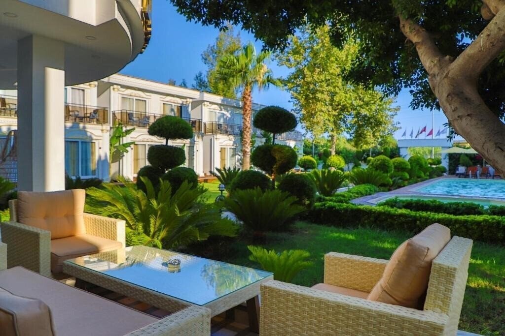 Imaginea Lara Garden Hotel (ex. Lara Garden Butik Hotel) 3*