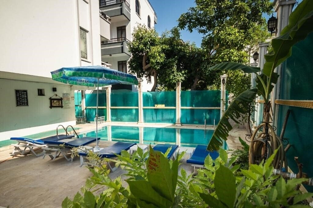 Imaginea Behram Hotel 2*