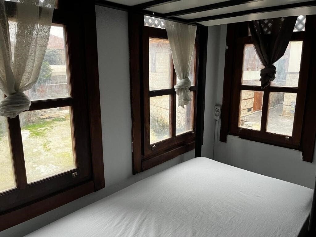 Imaginea Kuyu Beergarden Hostel (ex. Kuyu Hostel Pub, Kuyu Hostel & Bar) 3*