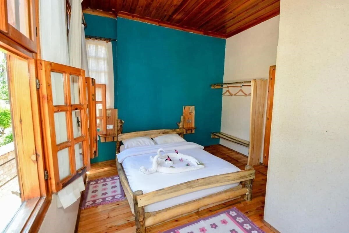 Imaginea Otel Wood House 3*
