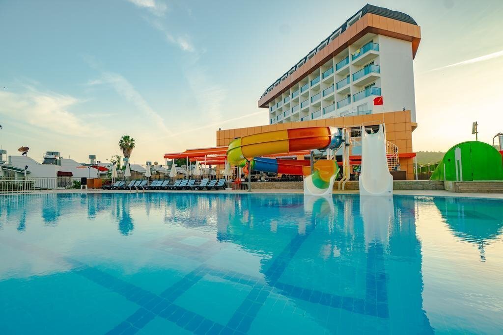 Imaginea Club Throne Beach 5*