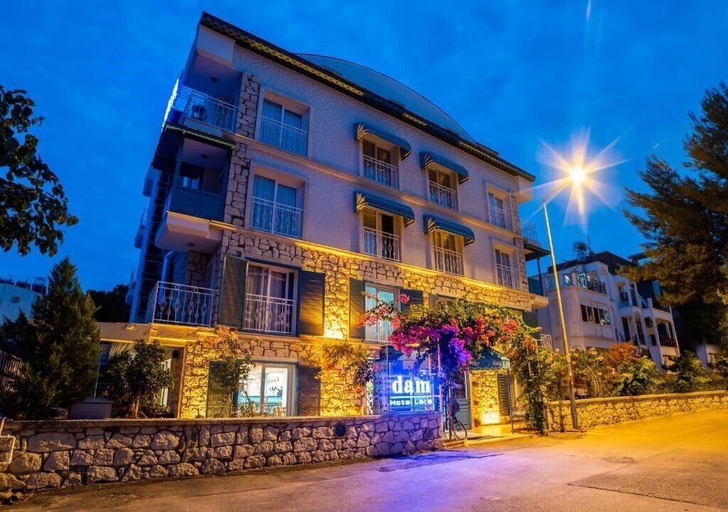 Отель Dam Hotel Lara 5*