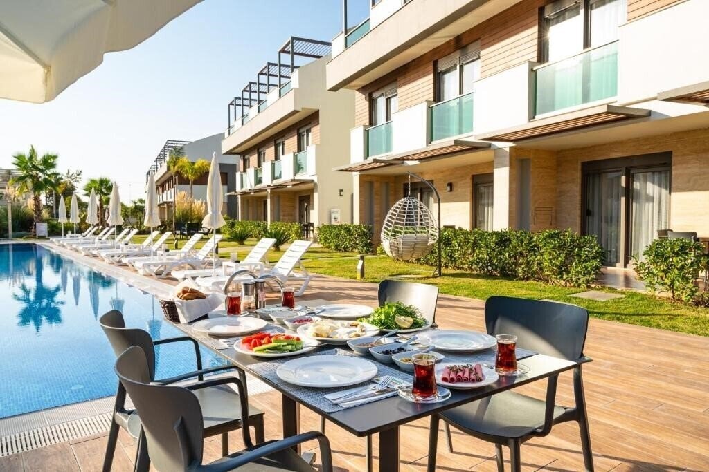 Фото Veranda Beach Suites Boutique 3*