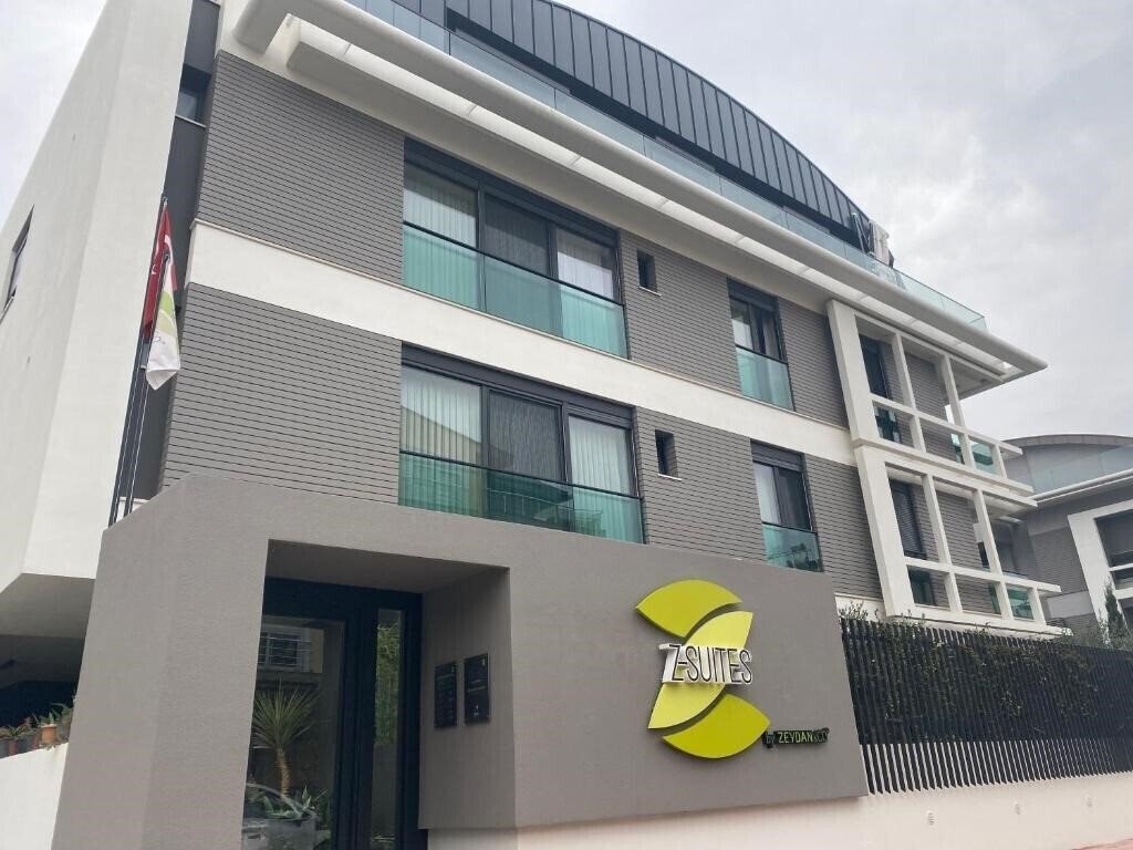 Hotel Z Suites Hotel 3*