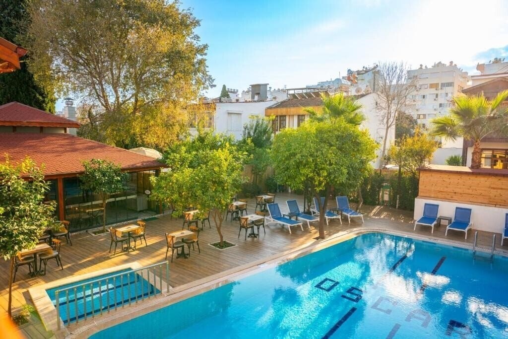 Отель Oscar Garden Hotel 2*