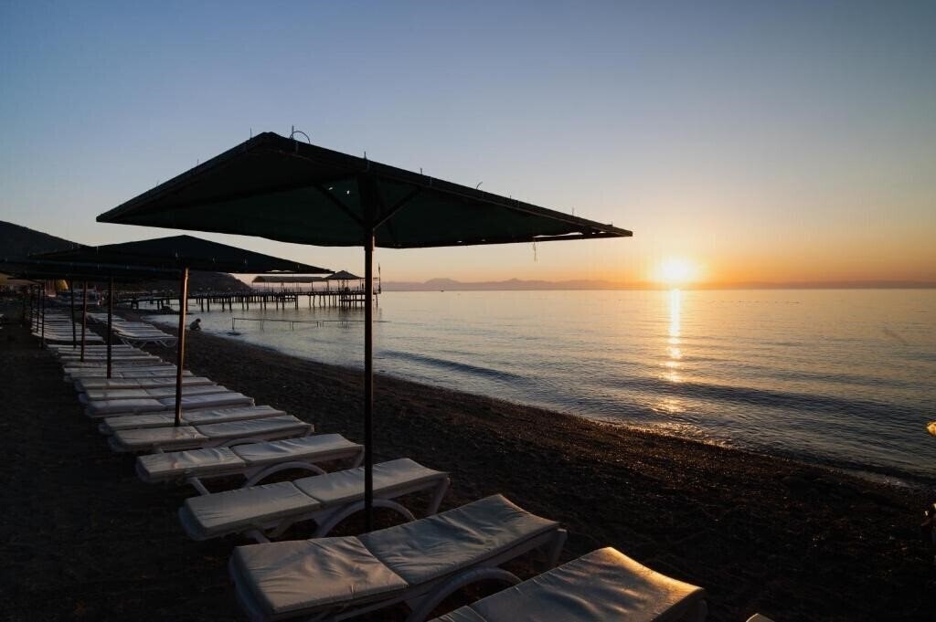 Изображение Grand Hotel Derin 4*