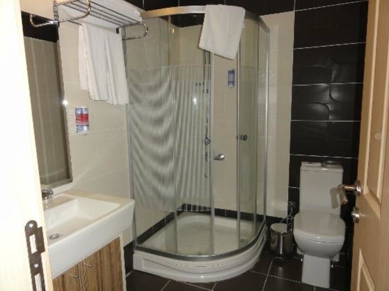 Imaginea Castle Hotel (ex. Justiniano Hotel Varuna) 4*