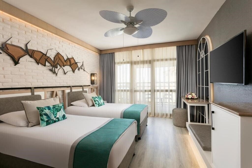 Фото Arcadia Limak International Golf Resort 5*