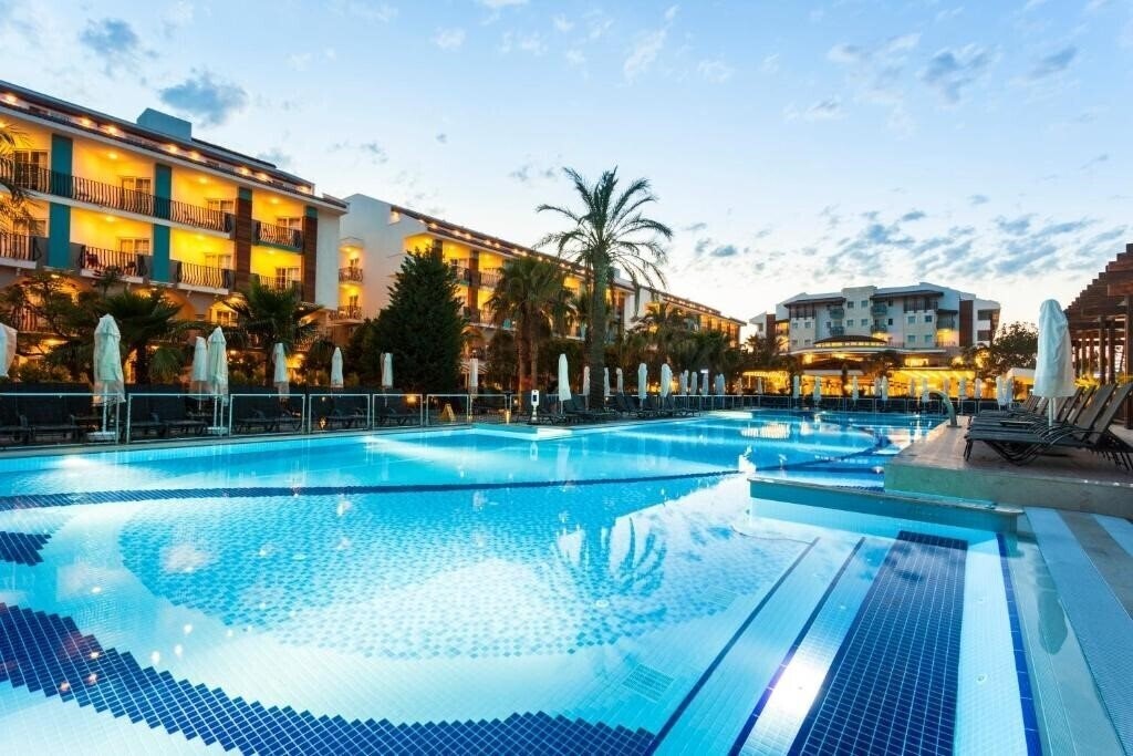 Imaginea Belek Beach Resort Hotel 5*
