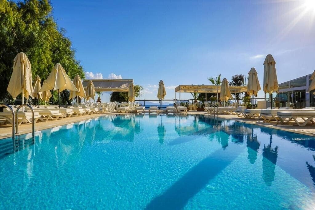 Imaginea Dragut Point North Hotel 3*