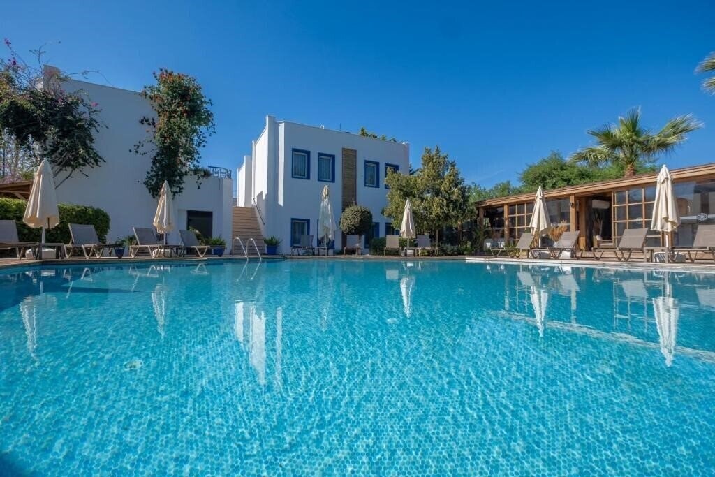 Hotel Red Lion Bodrum 2*