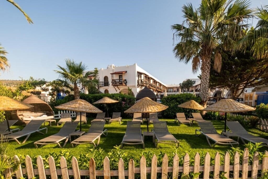 Imaginea Costa Bitezhan Hotel (ex. Bitezhan Hotel) 4*