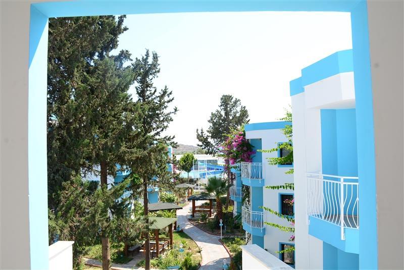 Отель Hira Beach Hotel 4*
