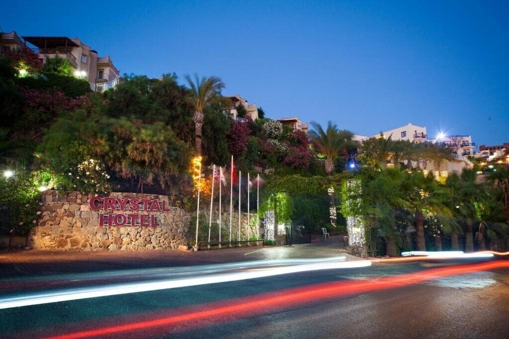 Imaginea Crystal Hotel Gumusluk 4*